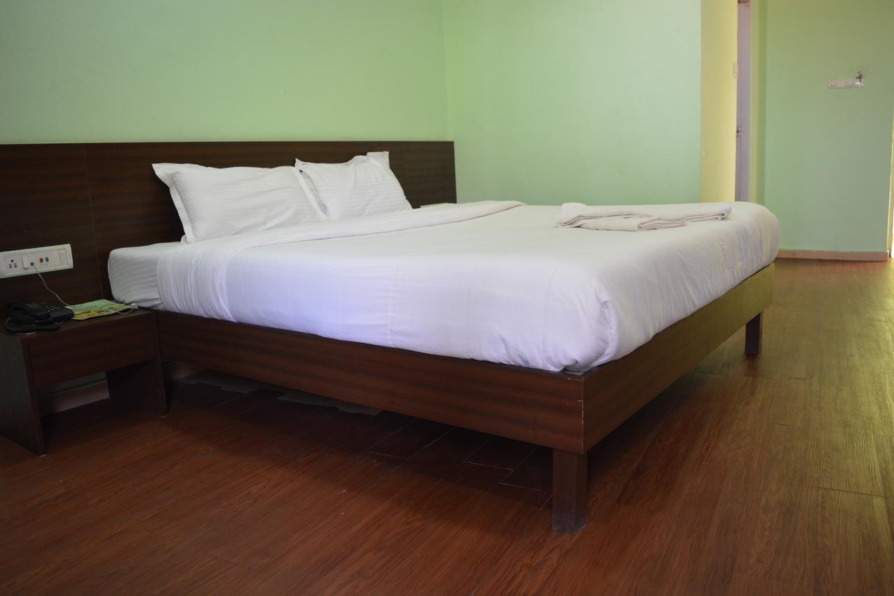 Hotel Sea Rock Villa Daman Esterno foto