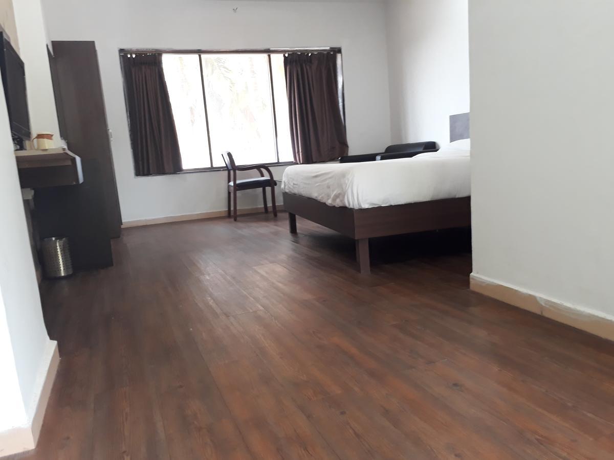 Hotel Sea Rock Villa Daman Esterno foto