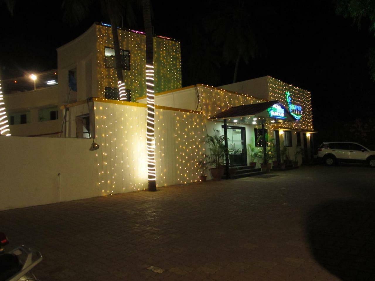 Hotel Sea Rock Villa Daman Esterno foto
