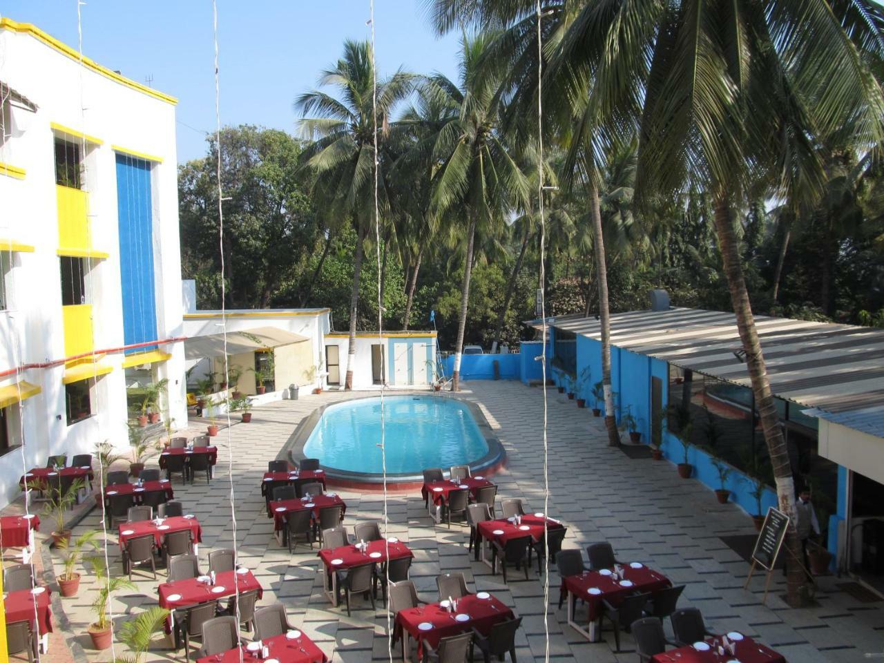 Hotel Sea Rock Villa Daman Esterno foto