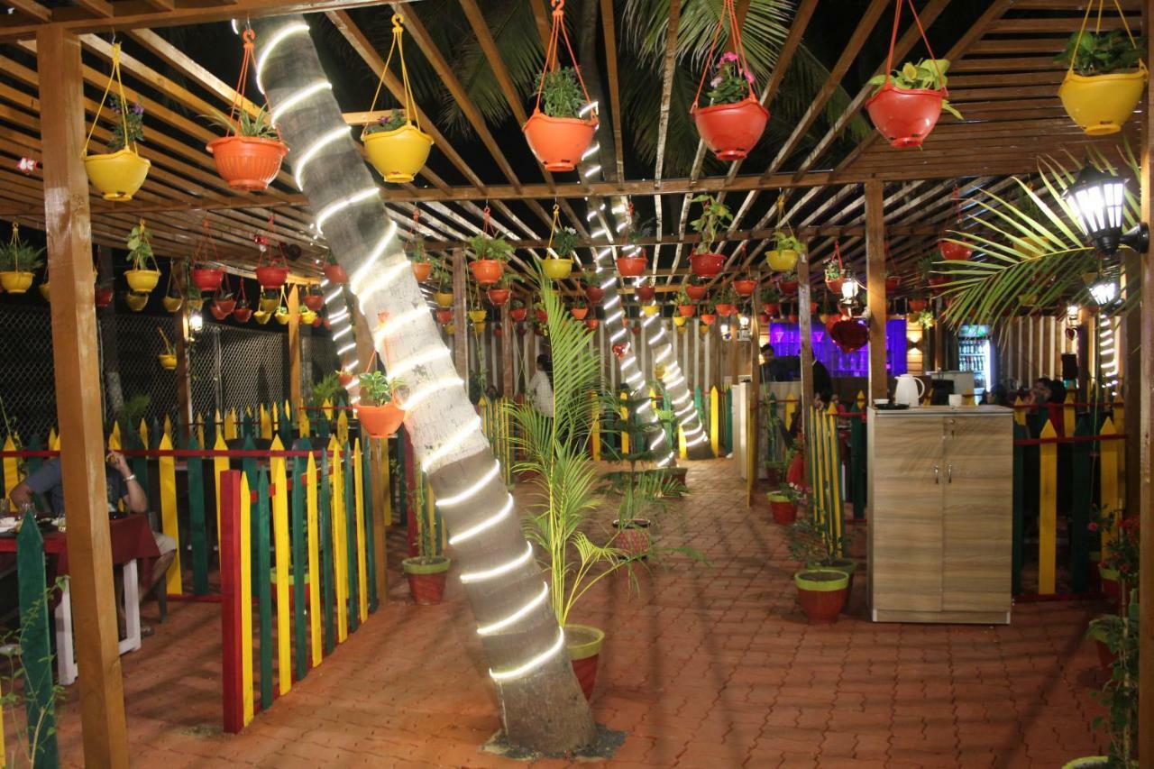 Hotel Sea Rock Villa Daman Esterno foto