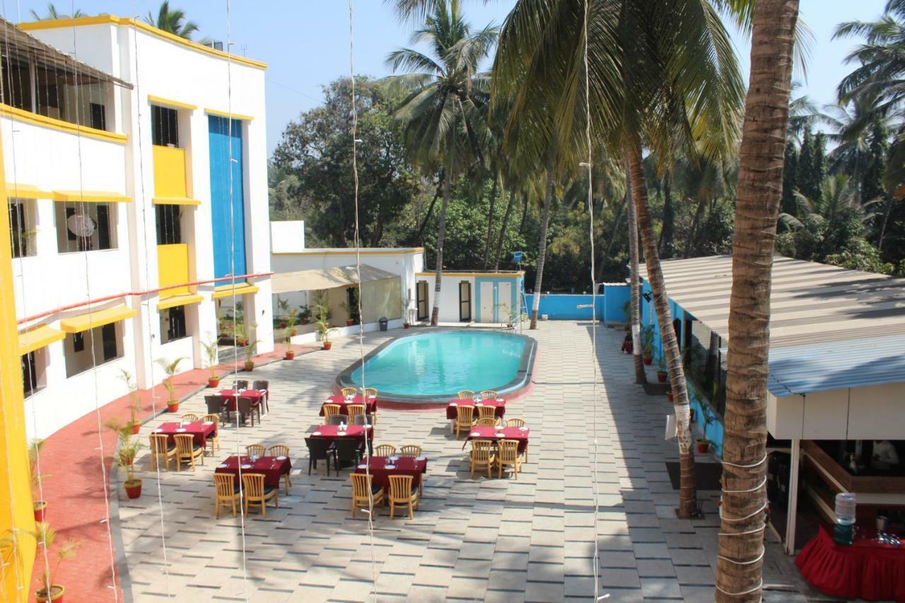 Hotel Sea Rock Villa Daman Esterno foto